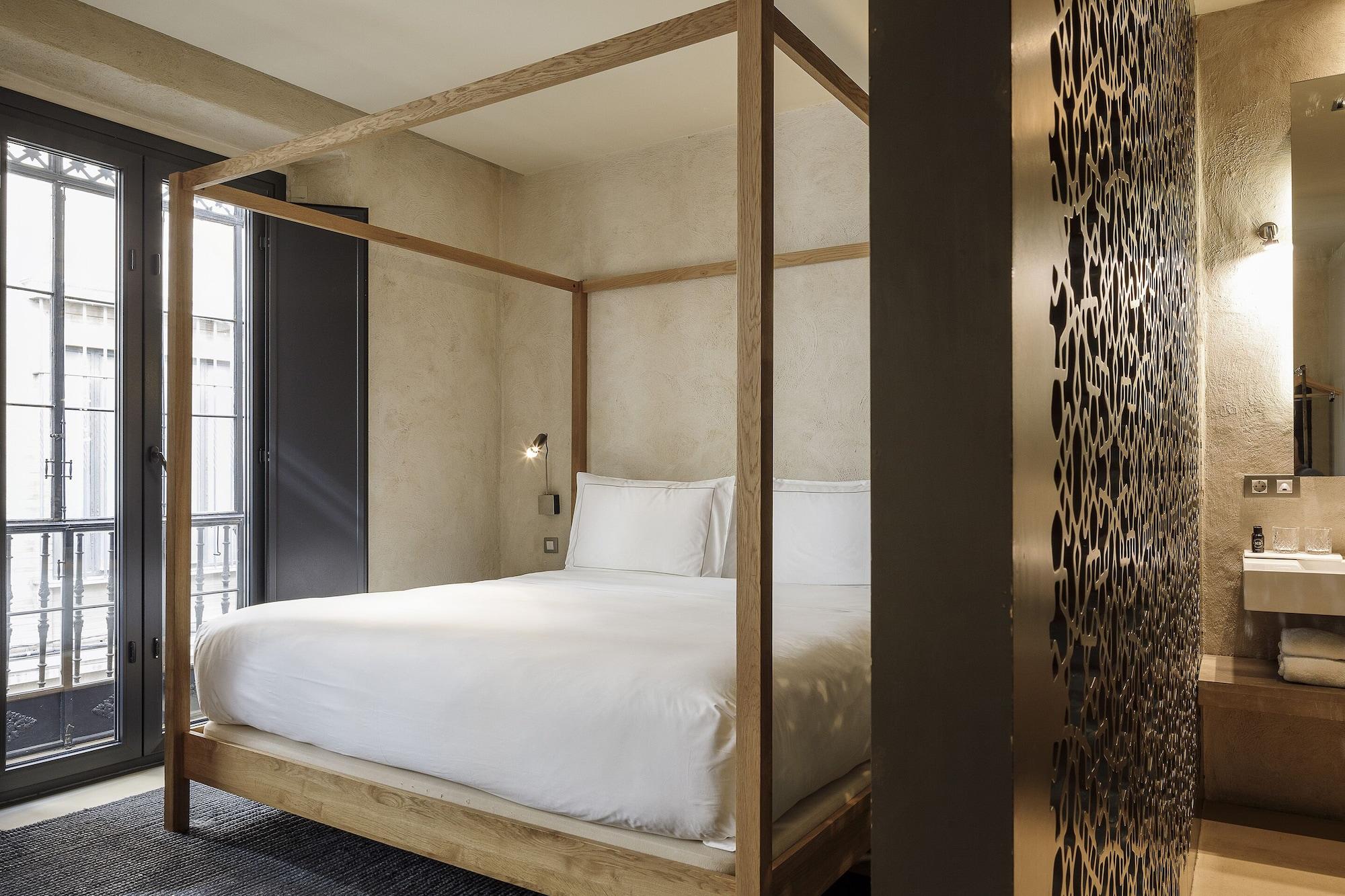 Eme Catedral Mercer Hotel Sevilla Exteriér fotografie A room at the hotel