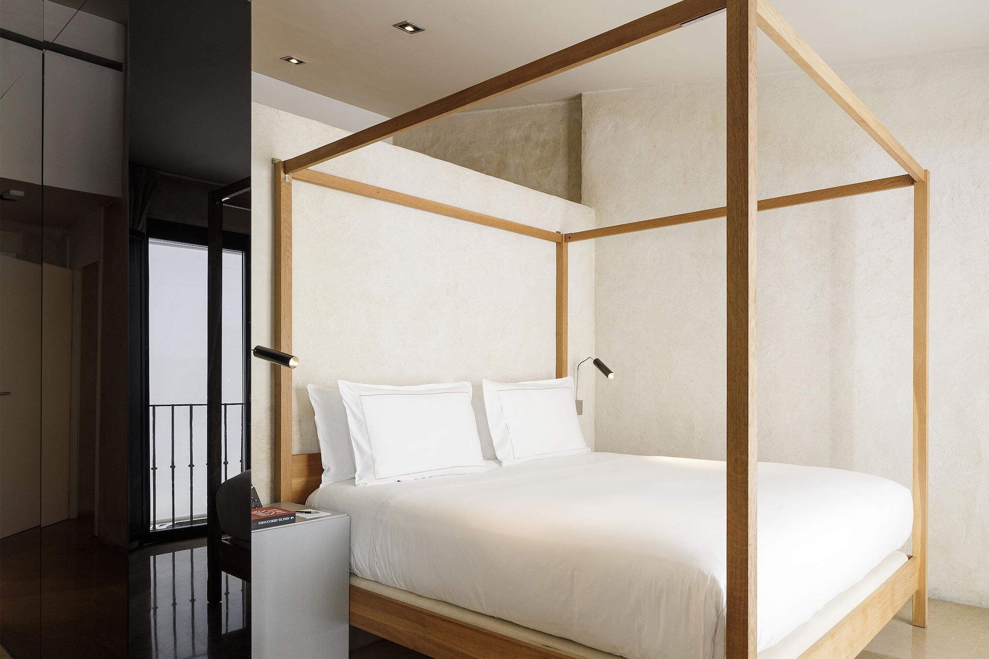 Eme Catedral Mercer Hotel Sevilla Exteriér fotografie A bedroom at the hotel