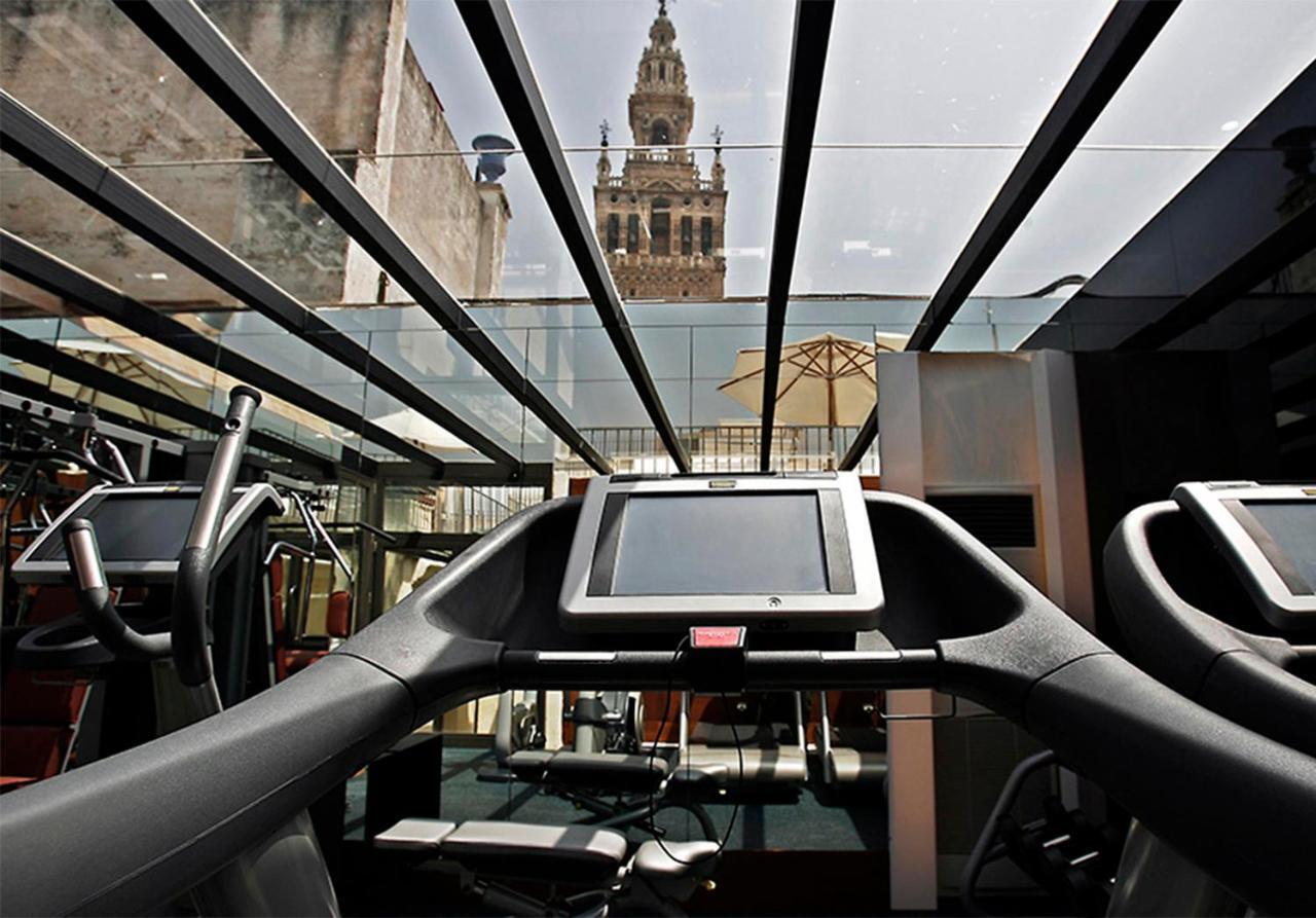Eme Catedral Mercer Hotel Sevilla Exteriér fotografie The gym at the hotel