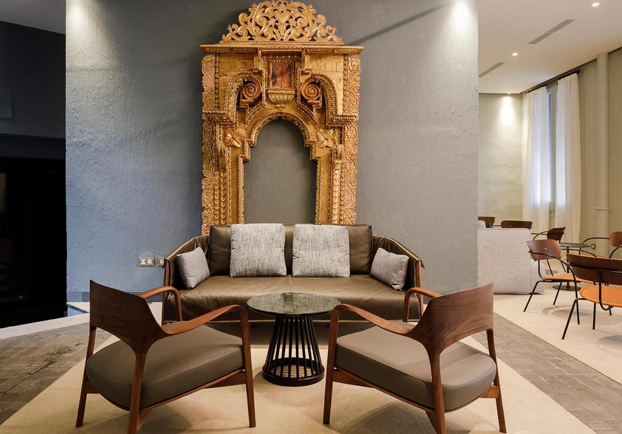 Eme Catedral Mercer Hotel Sevilla Exteriér fotografie The Library at The Park, New Delhi